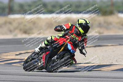 media/Oct-13-2025-Moto Forza (Mon) [[a66d839500]]/3-B Group/Session 3 (Turn 16)/